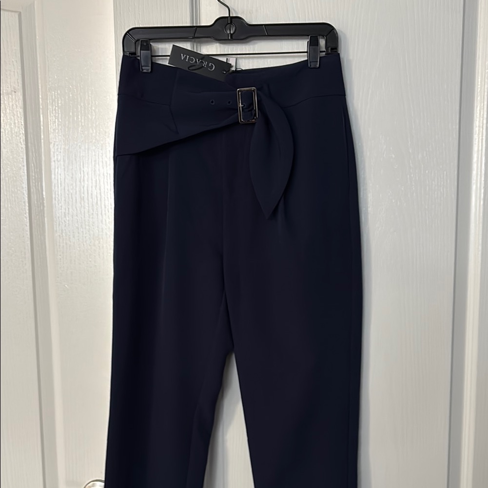 Chic Navy Pants With Belt By Gracia (Bloomingdales). Size S. Nwt